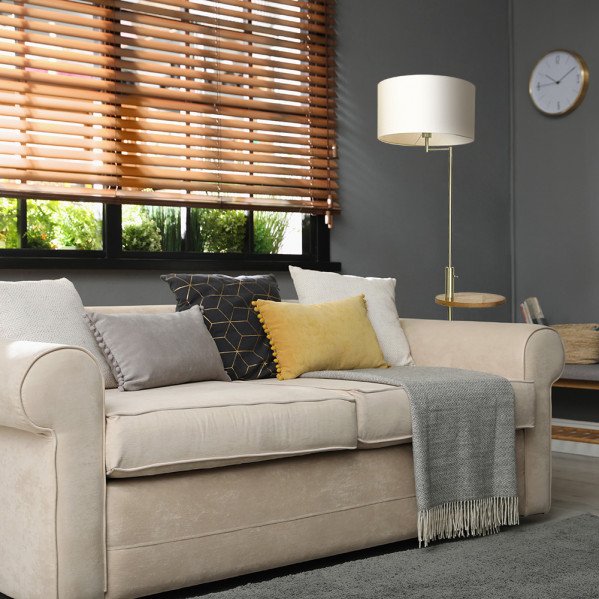 Pie De Salon Sirio C/mesa Y Conex.usb 1xe27 Cuero C/ Pant Beig (164x40x40)(24x40x40) Cm